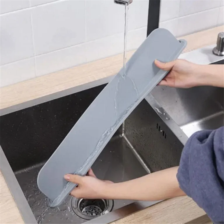Silicone Sink Splash Guard – Kitchen Faucet Water Splash Protector